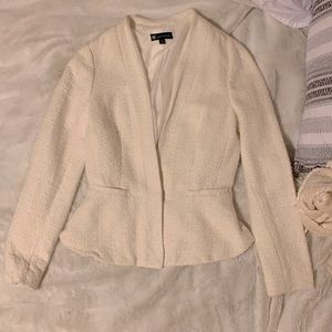 ❗️SOLD❗️ White Valerie Bertinelli Blazer